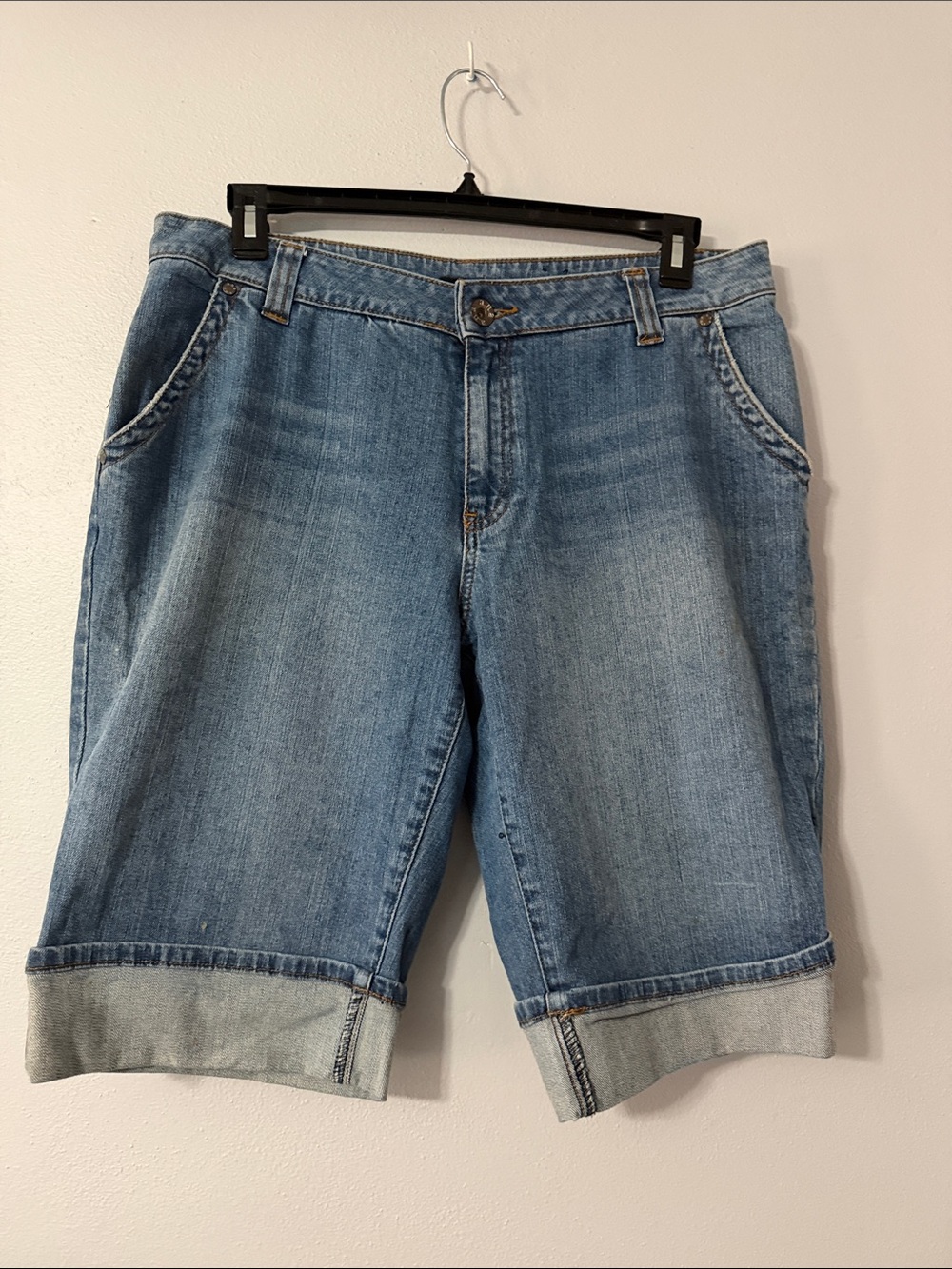 a.n.a Light Blue Denim Relaxed Women's Shorts